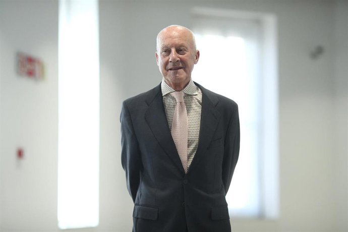 Archivo - Norman Foster presenta la exposición Norman Foster. Futuros comunes