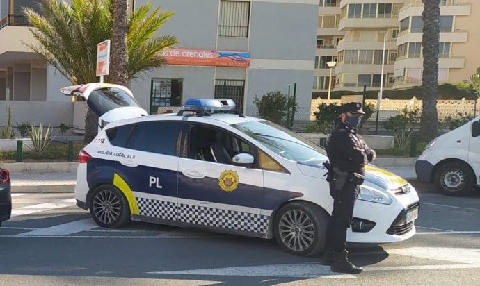 La Policía Local detiene en Elche a un hombre por agredir con arma blanca a otra persona tras una fuerte discusión