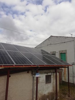 Nuevo sistema de placas solares en Cristóbal de la Sierra (Salamanca).