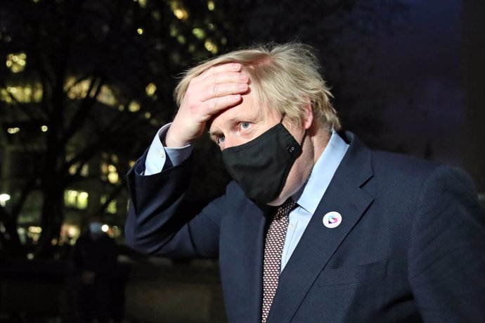 19 March 2021, United Kingdom, London: British Prime Minister Boris leaves Westminster Bridge Vaccination Centre in St Thomas' Hospital, after receiving the first dose of AstraZeneca vaccine against Covid-19. Photo: Aaron Chown/PA Wire/dpa