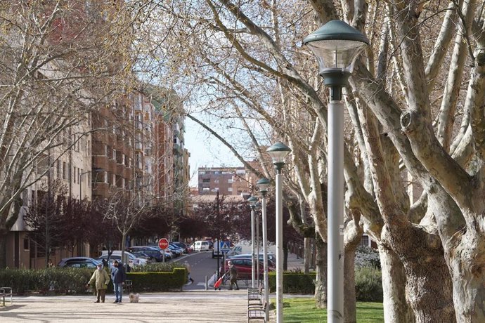Nuevas luminarias en la plaza del Ejército de Valladolid.