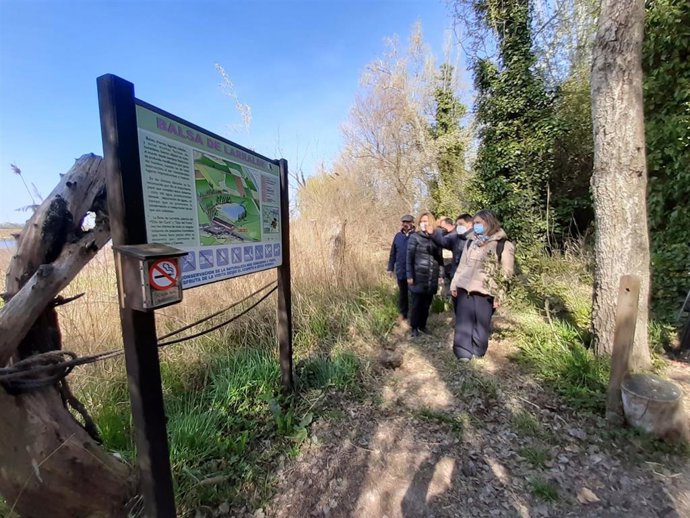 Visita de la presidenta de la CHE y la delegada del Gobierno en Aragón a la Balsa de Larralde.