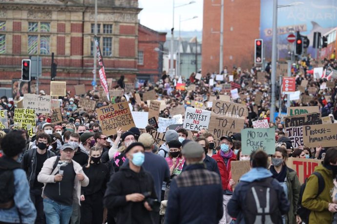 21 March 2021, United Kingdom, Bristol: People take part in the Kill the Bill protests against the Government's controversial Police and Crime Bill. Photo: Andrew Matthews/PA Wire/dpa