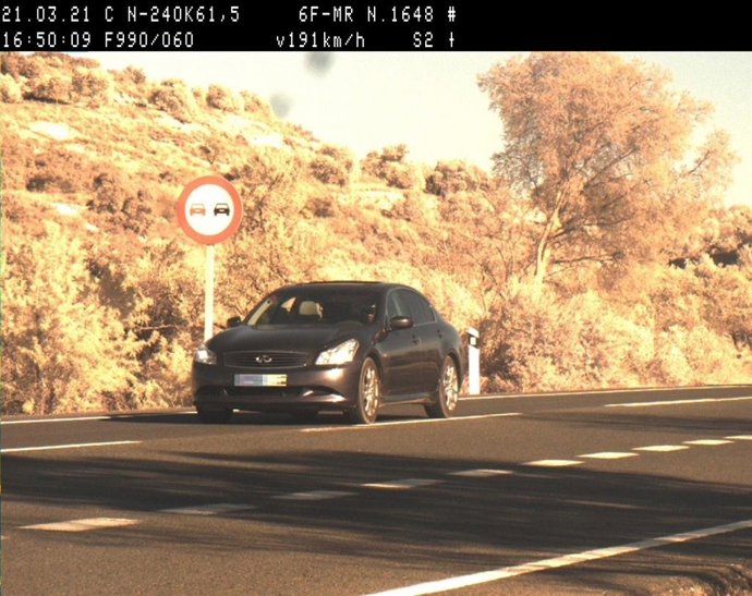 Imagen del coche que circulaba a 191 kilómetros por hora en la N-240.