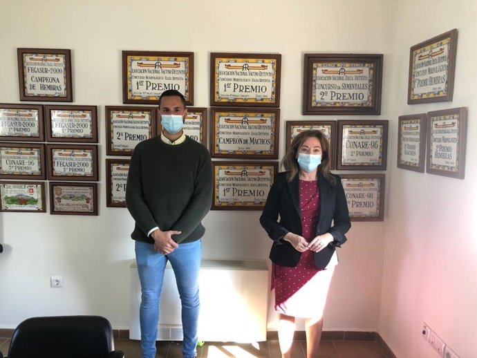 Isabel Gallardo y Mario Fernández en el Centro Experimental Agrícola Ganadero en Jerez