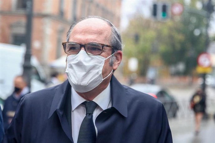 Archivo - El portavoz del PSOE en la Asamblea de Madrid, Ángel Gabilondo, a su llegada a la celebración de la misa en honor a Santa María la Real de la Almudena en la catedral homónima, en Madrid, (España), a 9 de noviembre de 2020. Finalizada la Eucari