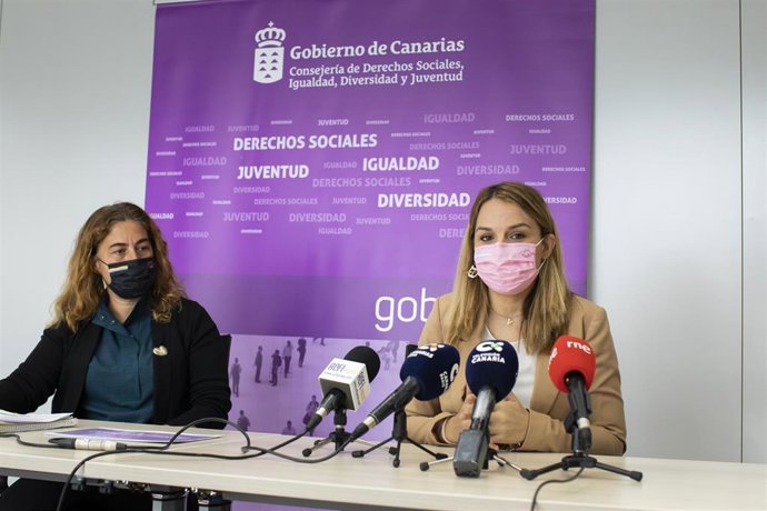 La viceconsejera canaria de Derechos Sociales, Gemma Martínez, y la consejera canaria de Derechos Sociales, Noemí Santana, hacen balance de la situación actual en las residencias de personas mayores y de discapacidad