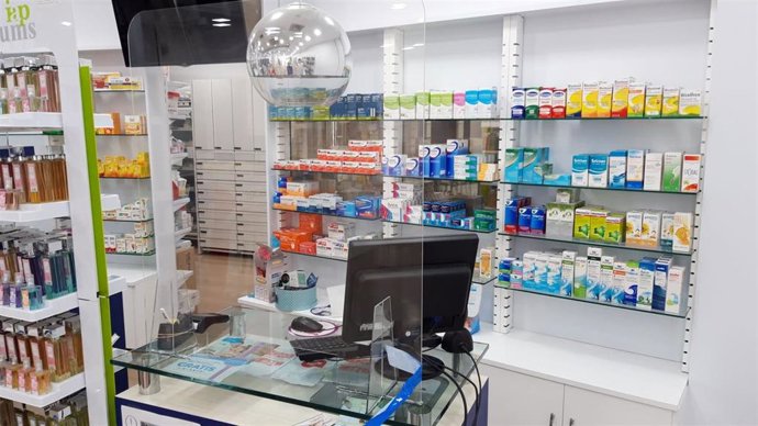 Archivo - Imagen de una  farmacia del municipio malagueño de Torremolinos