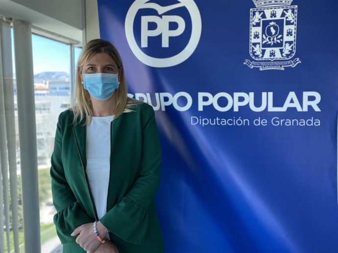 La portavoz del grupo popular en la Diputación de Granada, Inmaculada Hernández.
