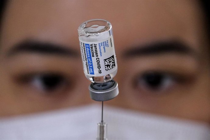 Vacunación contra la COVID-19 en Los Ángeles, California, Estados Unidos. 