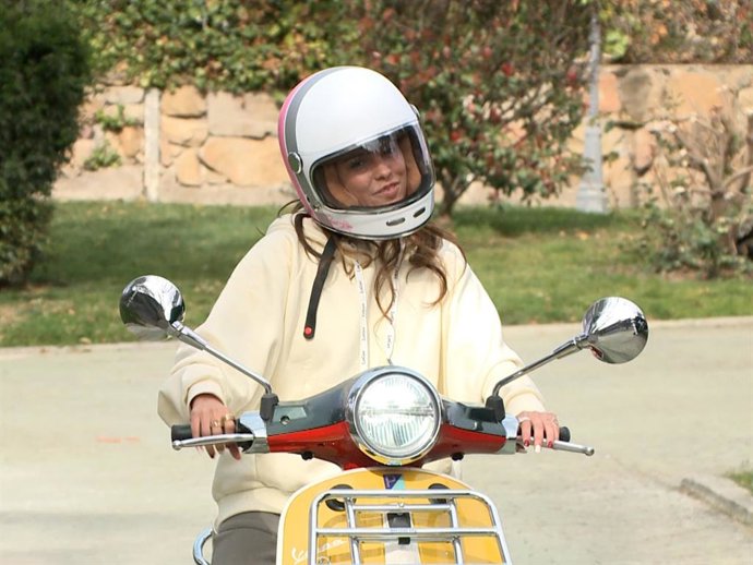 Gloria Camila sale de casa de Ortega Cano tras la entrevista de Rocío Carrasco