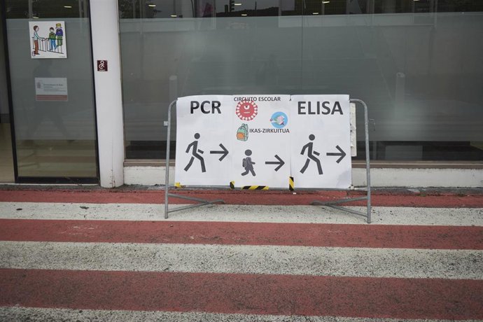 Archivo - Recinto Ferial de Navarra, en Pamplona, donde el Departamento de Salud del Gobierno de Navarra realiza pruebas PCR de detección del Covid-19.