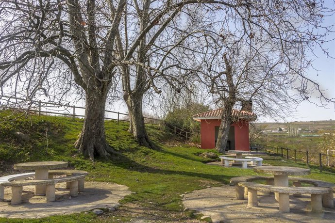 El Ayuntamiento de Villamediana acondiciona las zonas estanciales en el entorno de las fuentes Ompedera y Onvecinos