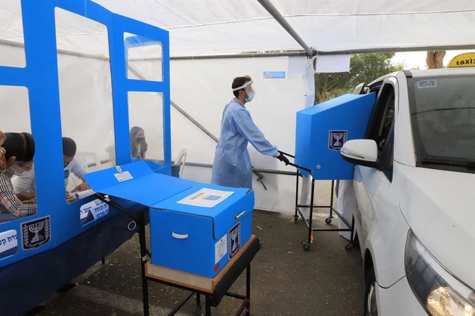 Colegio electoral para personas enfermas de COVID-19 o aisladas en Israel