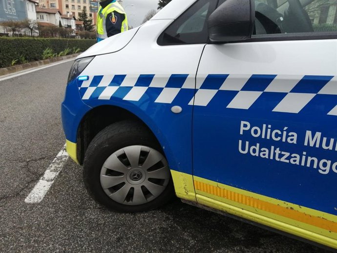 Archivo - Vehículo de la Policía Municipal de Pamplona