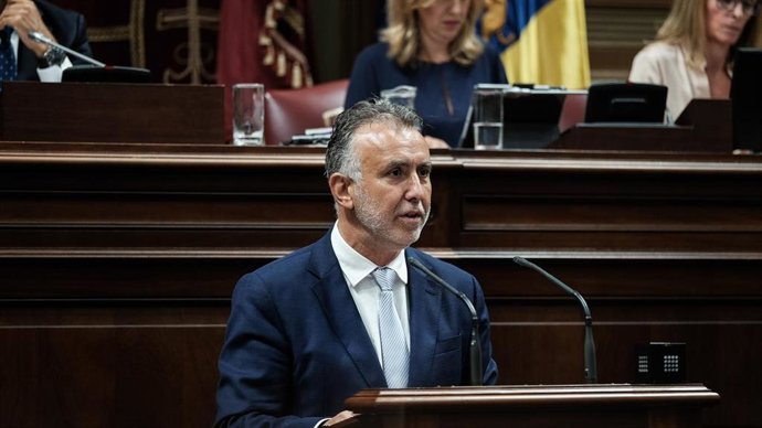 Archivo - El presidente de Canarias, Ángel Víctor Torres