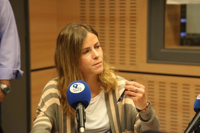 Archivo - La diputada del PP Beatriz Fanjul en una entrevista en Onda Vasca