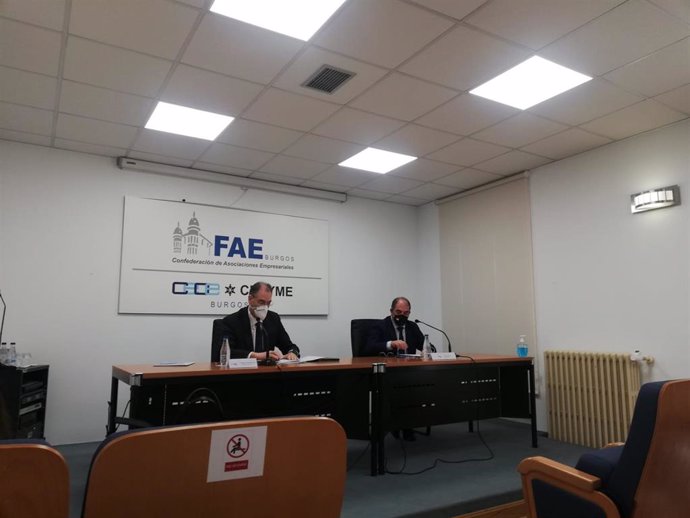 Miguel Ángel Benavente, presidente de FAE, y Lorenzo Amor, presidente de ATA