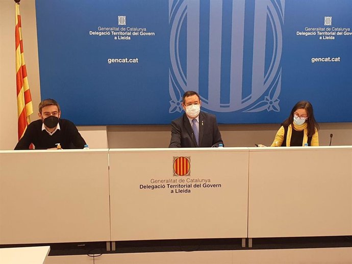 Ferran De Noguera, Ramon Farré Y Divina Farreny.