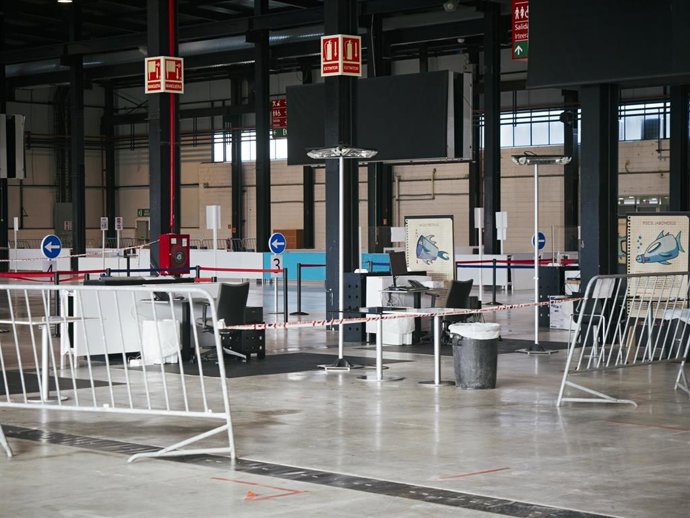 Archivo - Recinto ferial de Navarra (REFENA) preparado para la realización test antígenos y PCR de detección del COVID-19 en  Pamplona, Navarra (España), a 13 de enero de 2021.