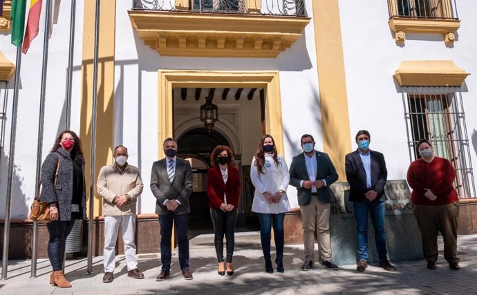 La presidenta de la Diputación de Huelva, María Eugenia Limón, visita La Palma del Condado. 