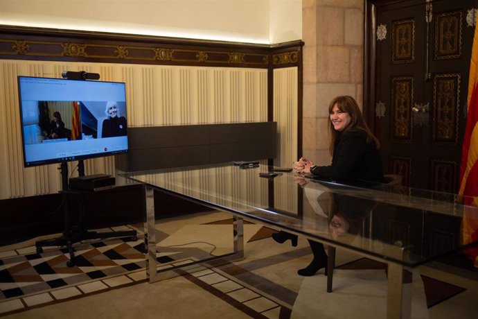 Reunión de la presidenta del Parlament, Laura Borrs, con la candidata de la CUP Dolors Sabater