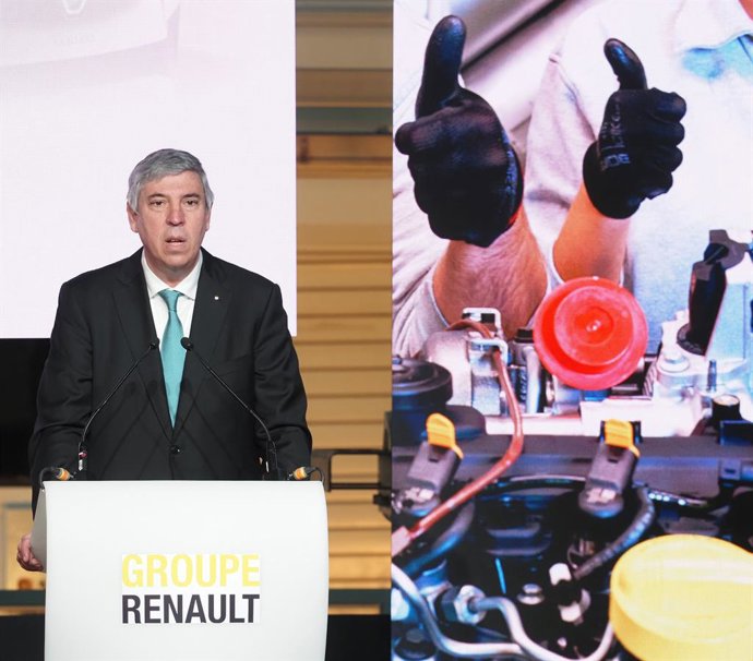 El presidente-director general de Renault España, José Vicente de los Mozos, interviene durante la presentación del Plan Estratégico de Renault, en la factoría de la compañía en Palencia, Castilla y León (España), a 23 de marzo de 2021.