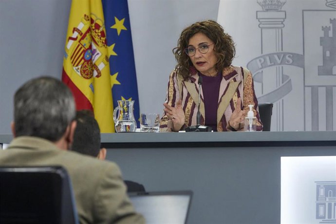 La ministra de Hacienda y portavoz del Gobierno, María Jesús Montero, interviene en una rueda de prensa tras la reunión del Consejo de Ministros, en La Moncloa, Madrid (España), a 23 de marzo de 2021