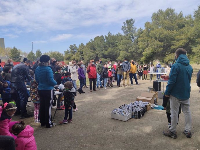 Concentración convocada por el grupo de Medio Ambiente del Distrito Sur de Zaragoza para pedir a las administraciones que salven el pinar de Valdespartera donde se proyecta construir el nuevo cuartel de la Guardia Civil.