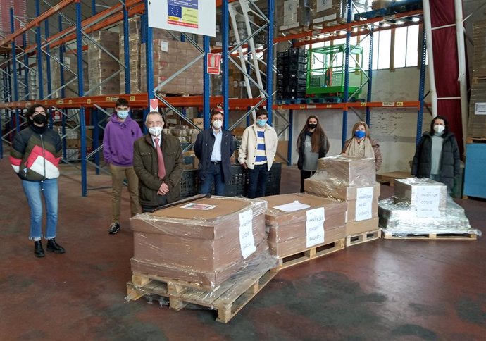 El Rotary Club de Logroño consigue alimentos y productos de higiene de los alumnos de los IES Inventor Cosme García y Práxedes Mateo Sagasta