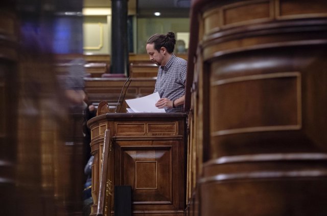 El vicepresidente segundo del Gobierno, Pablo Iglesias, interviene en una sesión plenaria en el Congreso de los Diputados.