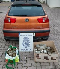 Cuatro detenidos cuando realizaban una entrega de 50 kilos de hachís en un centro comercial en La Línea (Cádiz)