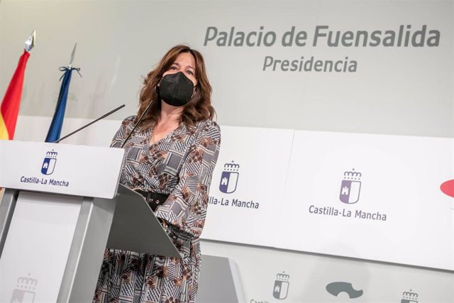 La consejera de Igualdad y portavoz del Gobierno regional, Blanca Fernández, comparece en rueda de prensa en el Palacio de Fuensalida para informar sobre los acuerdos del Consejo de Gobierno