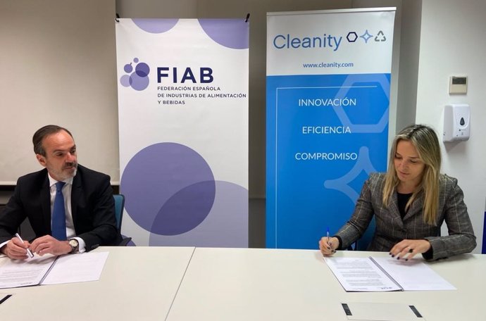 Firma de acuerdo de FIAB y Cleanity