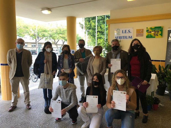 Entrega de los premios DiVersos para amar de Diputación en el IES Seritium de Jerez