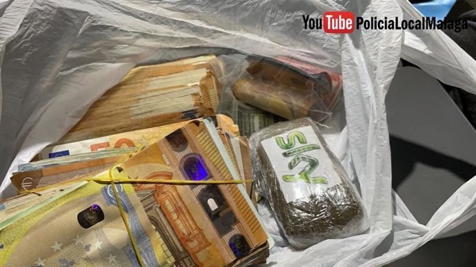 Dinero y droga intervenidos por la Policía Local de Málaga