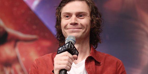 10. Evan Peters será el asesino en serie Jeffrey Dahmer en Monster de Ryan Murphy