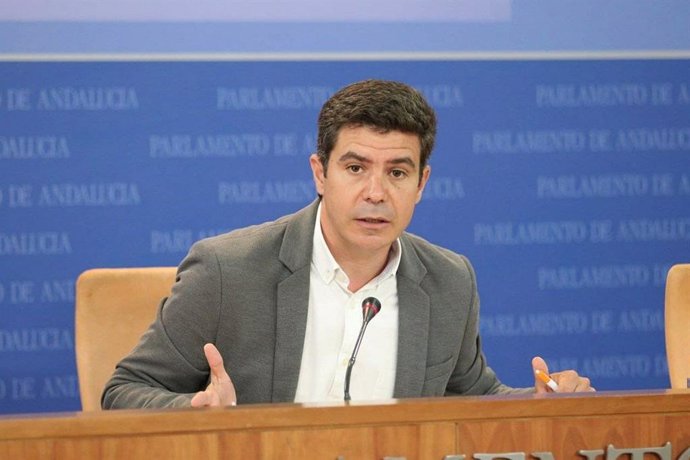 El portavoz de Ciudadanos en el Parlamento de Andalucía, Sergio Romero, este miércoles en rueda de prensa.