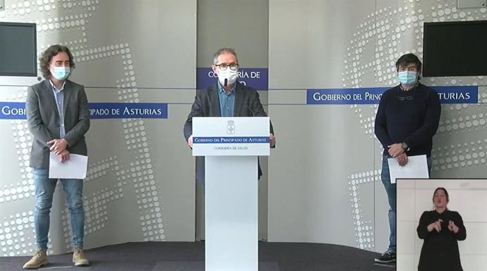 Rueda de prensa del director general de Salud Pública, Rafael Cofiño; el jefe de vigilancia epidemiológica, Ismael Huerta, y el coordinador de gestion asistencial del Sespa, Óscar Suárez.