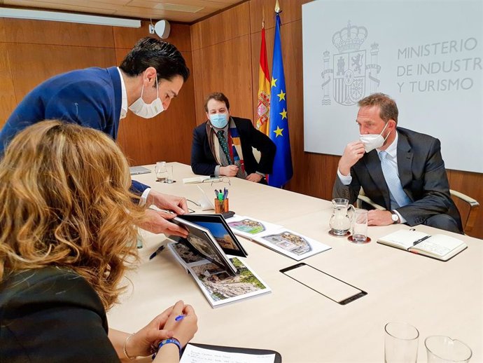 Reunión sobre el parador de Alcalá la Real.
