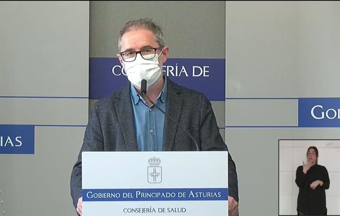 El director general de Salud Pública, Rafael Cofiño, en rueda de prensa.