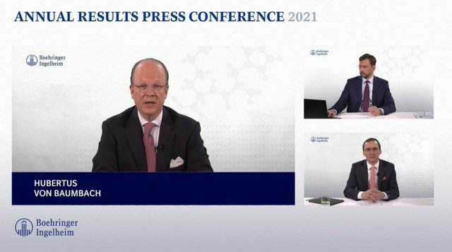 El president i CEO de Boehringer Ingelheim, Hubertus von Baumbach, i el membre del Comitè Executiu, Michael Schmelmer (a sota a la dreta) durant la presentació dels resultats del 2020.