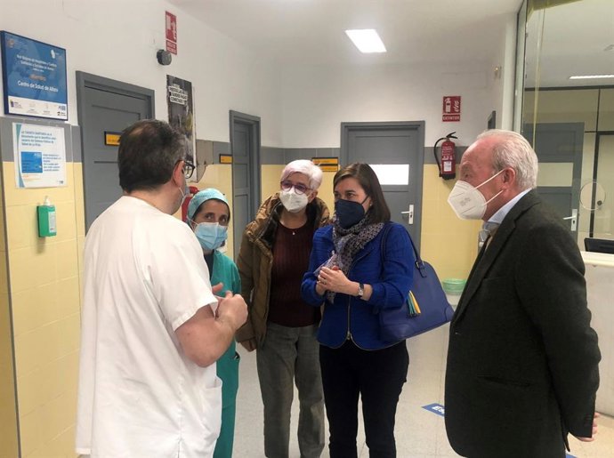 Visita de la consejera de Salud al centro de Alfaro