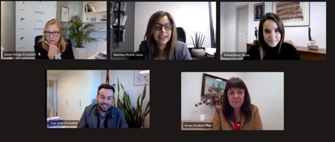 Representantes del Institut Catal de les Dones y de entidades municipalistas han firmado este miércoles un acuerdo para fomentar políticas que trabajen por la igualdad de género y contra la violencia machista.