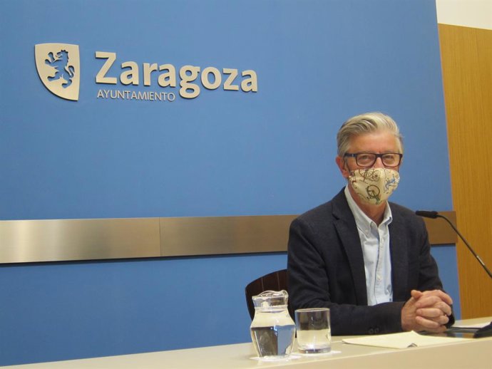 El portavoz del grupo municipal de ZeC en el Ayuntamiento de Zaragoza, Pedro Santisteve