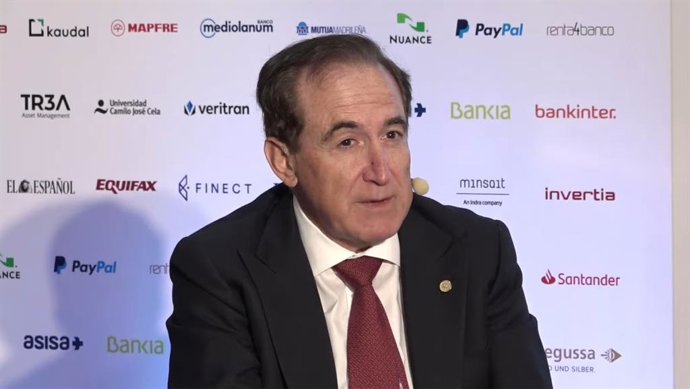 El presidente de Mapfre, Antonio Huertas, en el 'I Simposio del Observatorio de las Finanzas' organizado por El Español e Invertia.