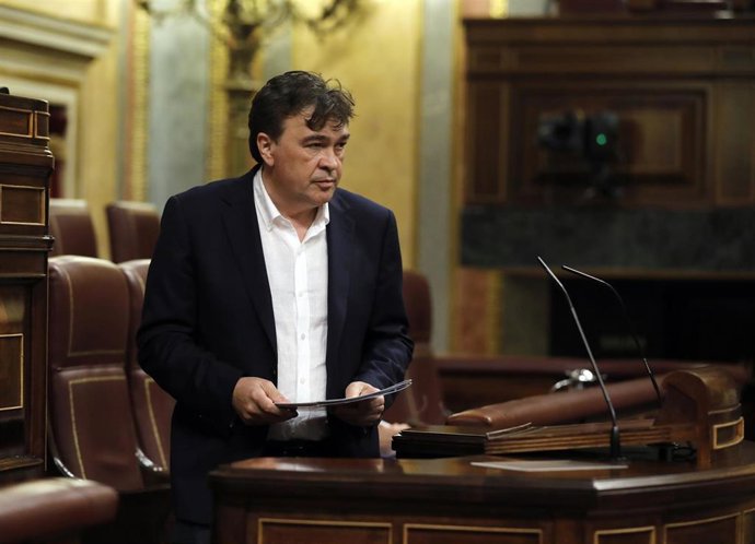 Archivo - El diputado de Teruel Existe y presidente de la formación, Tomás Guitarte, durante su intervención en la primera sesión de control al Gobierno en el Congreso de los Diputados tras el estado de alarma, en Madrid (España), a 24 de junio de 2020.