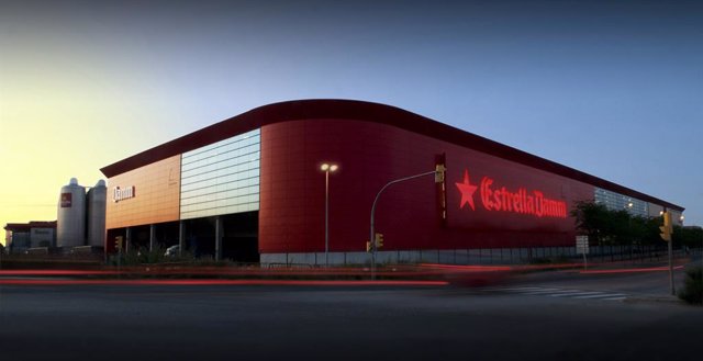 Fábrica de Estrella Damm en El Prat de Llobregat (Barcelona)