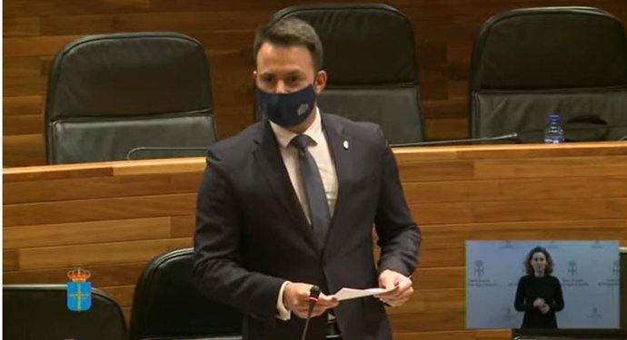 El diputado del PP, Álvaro Queipo, en la Junta General.