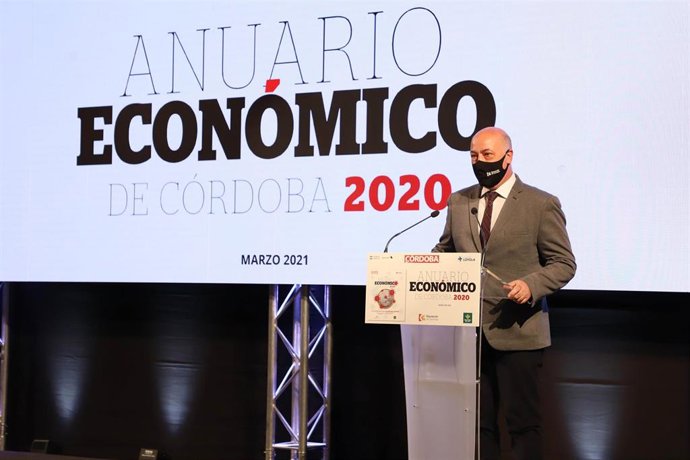 El presidente de la Diputación de Córdoba, Antonio Ruiz, interviene en la presentación de la 12 edición del Anuario Económico del Diario Córdoba.